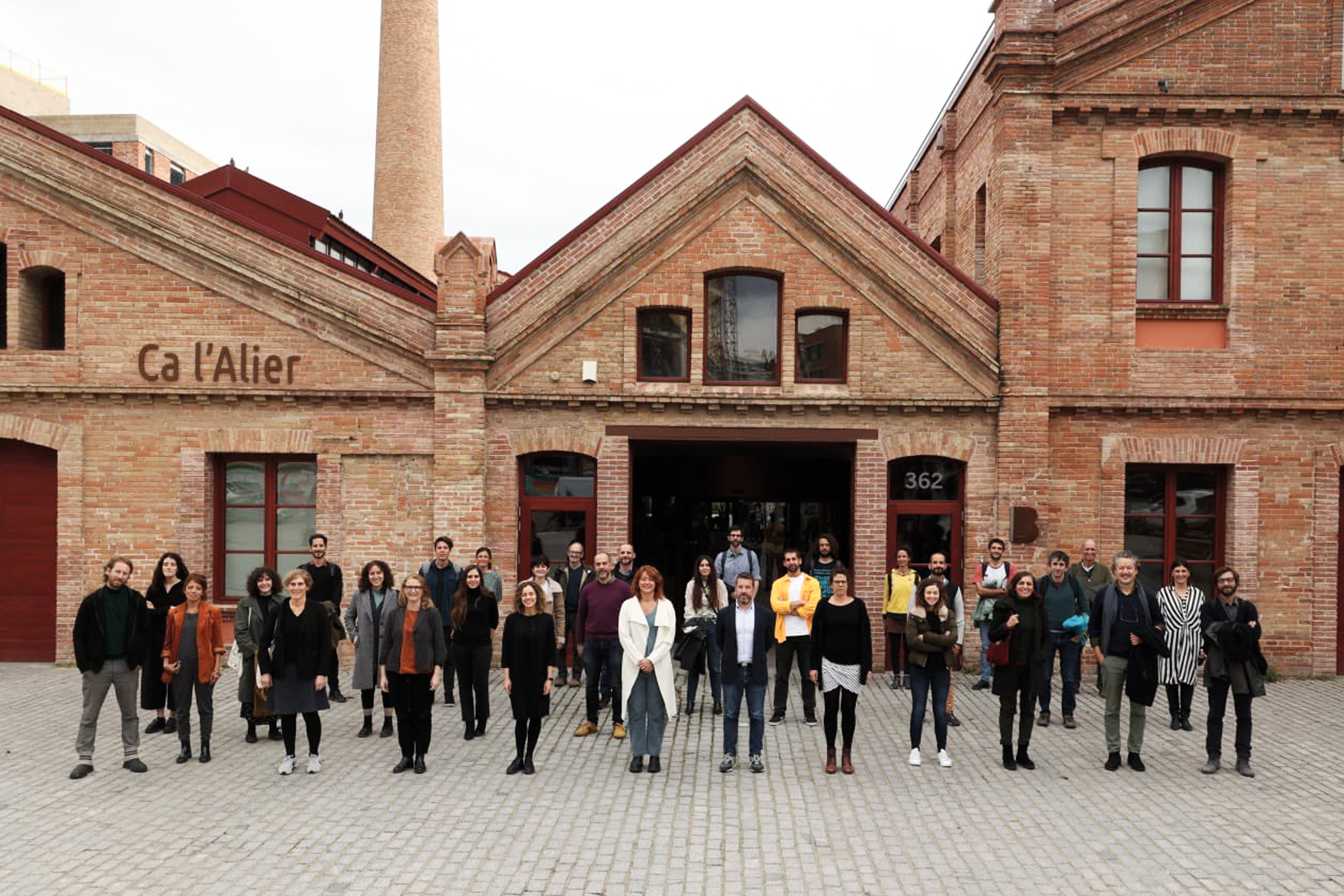 WikiHousing Barcelona gana la convocatoria Ciutat Proactiva de BITHábitat - Foto grupal de los ganadores